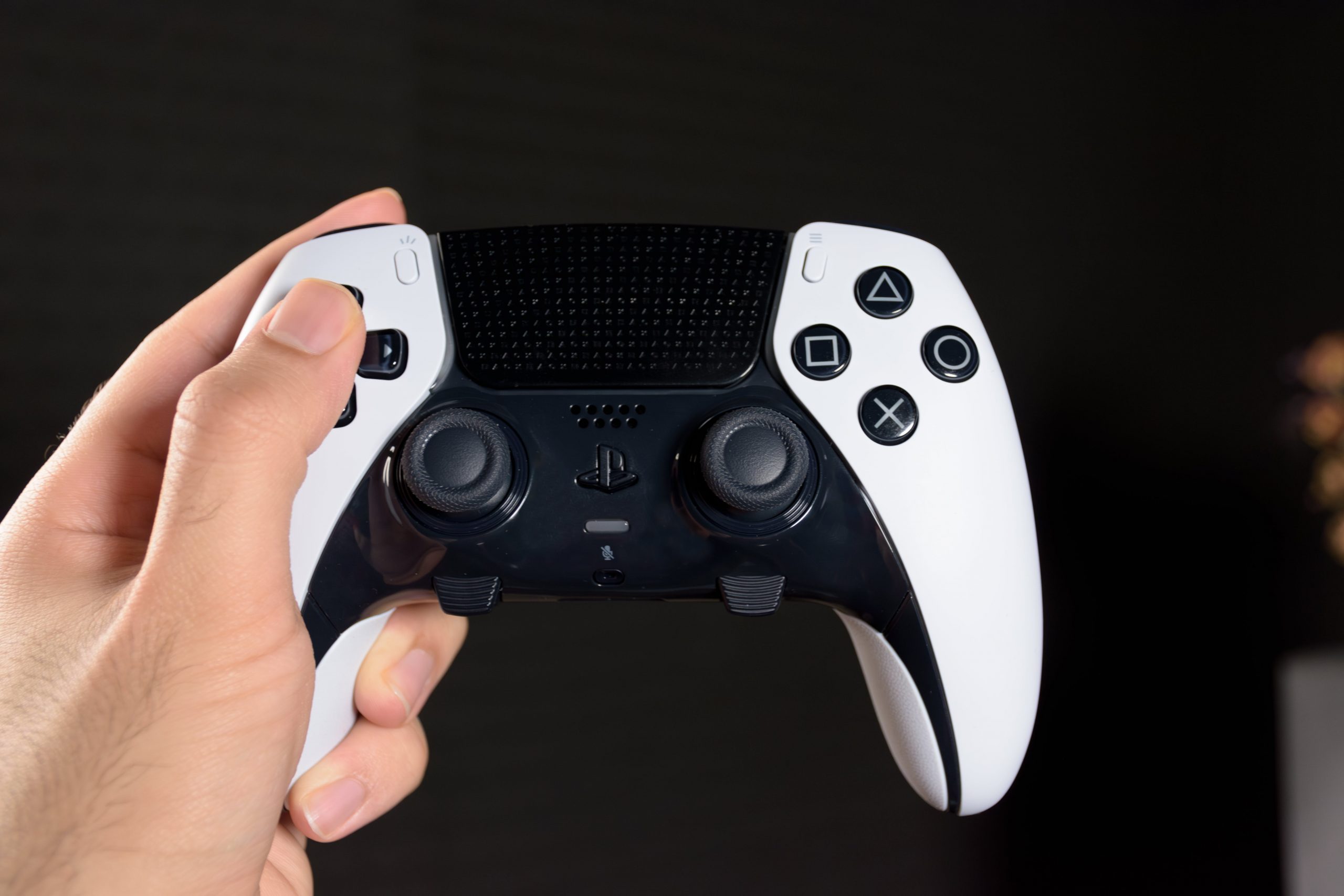 7 Ways to Fix a PS5 Controller That’s Blinking Blue